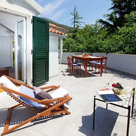 Superb Penthouse Luna Lägenhet Bol Exteriör bild