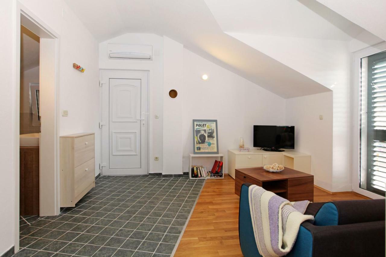 Superb Penthouse Luna Lägenhet Bol Exteriör bild