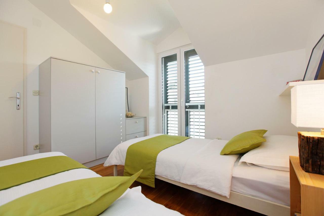 Superb Penthouse Luna Lägenhet Bol Exteriör bild