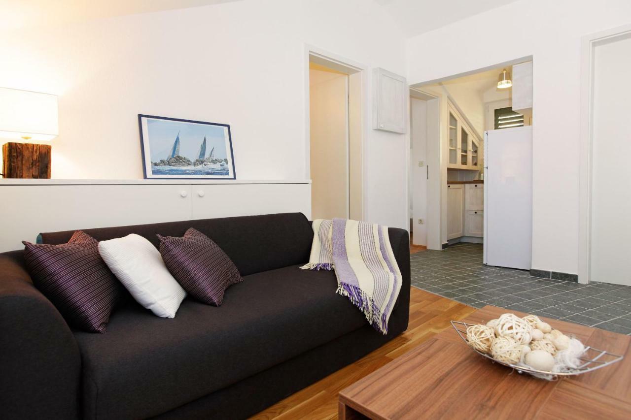 Superb Penthouse Luna Lägenhet Bol Exteriör bild